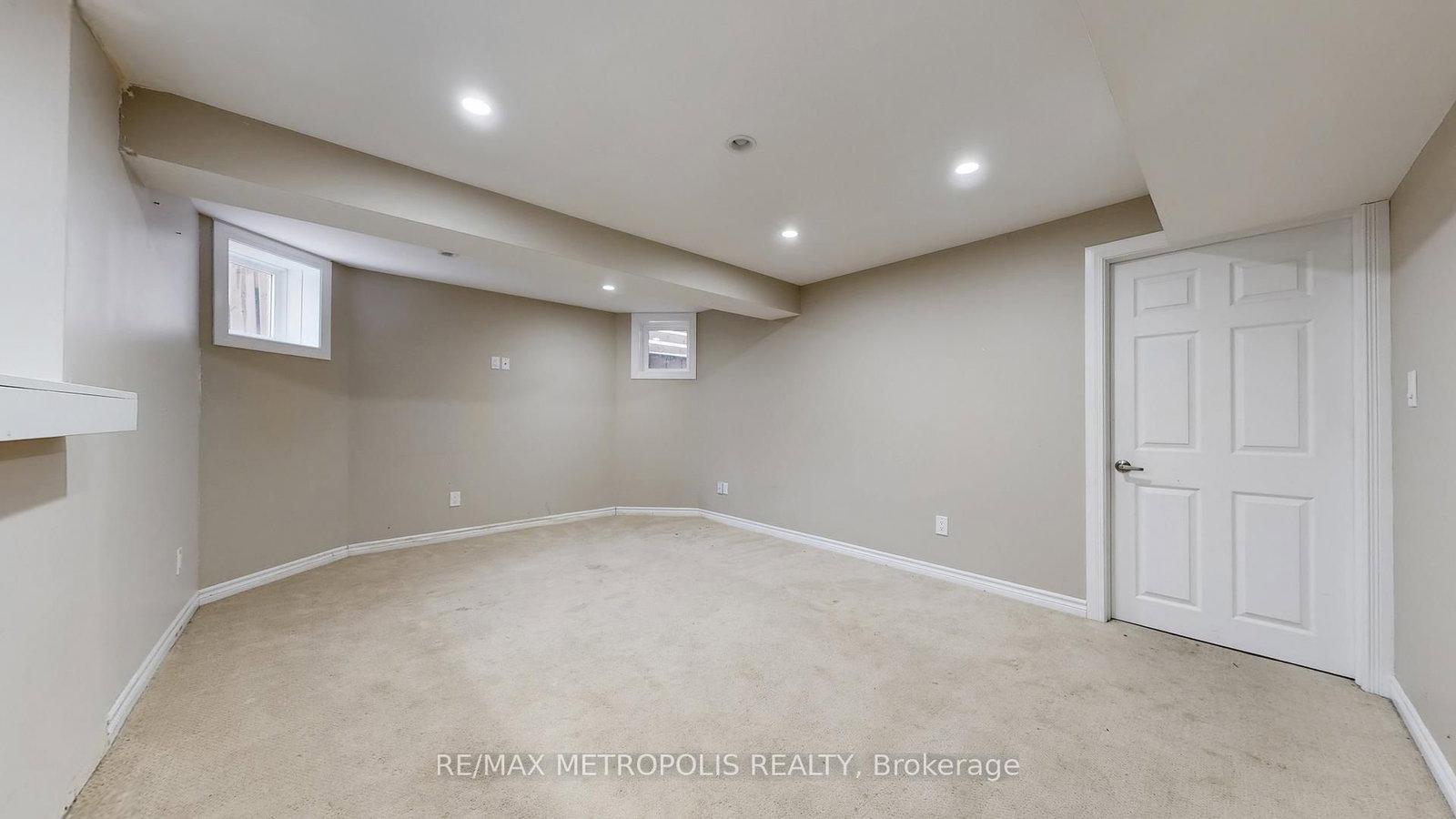 Detached House for sale at 183 Valmont Court, Hamilton, Ontario, L9G 5A1 - Ancaster - MLS: X12884824