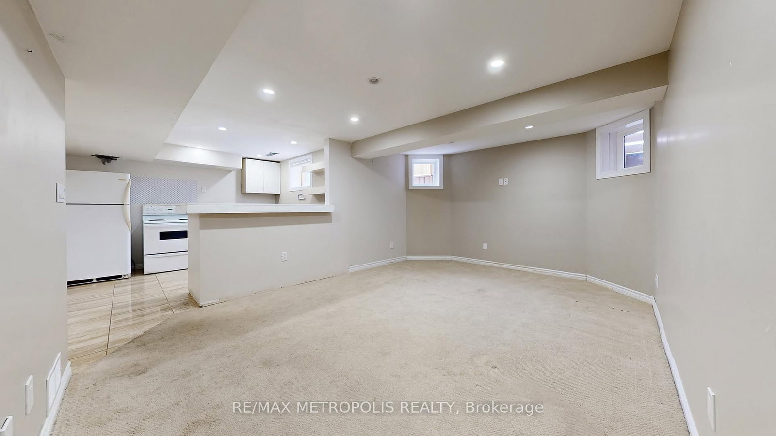 Detached House for sale at 183 Valmont Court, Hamilton, Ontario, L9G 5A1 - Ancaster - MLS: X12884824