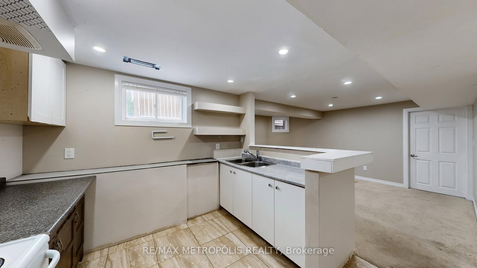 Detached House for sale at 183 Valmont Court, Hamilton, Ontario, L9G 5A1 - Ancaster - MLS: X12884824