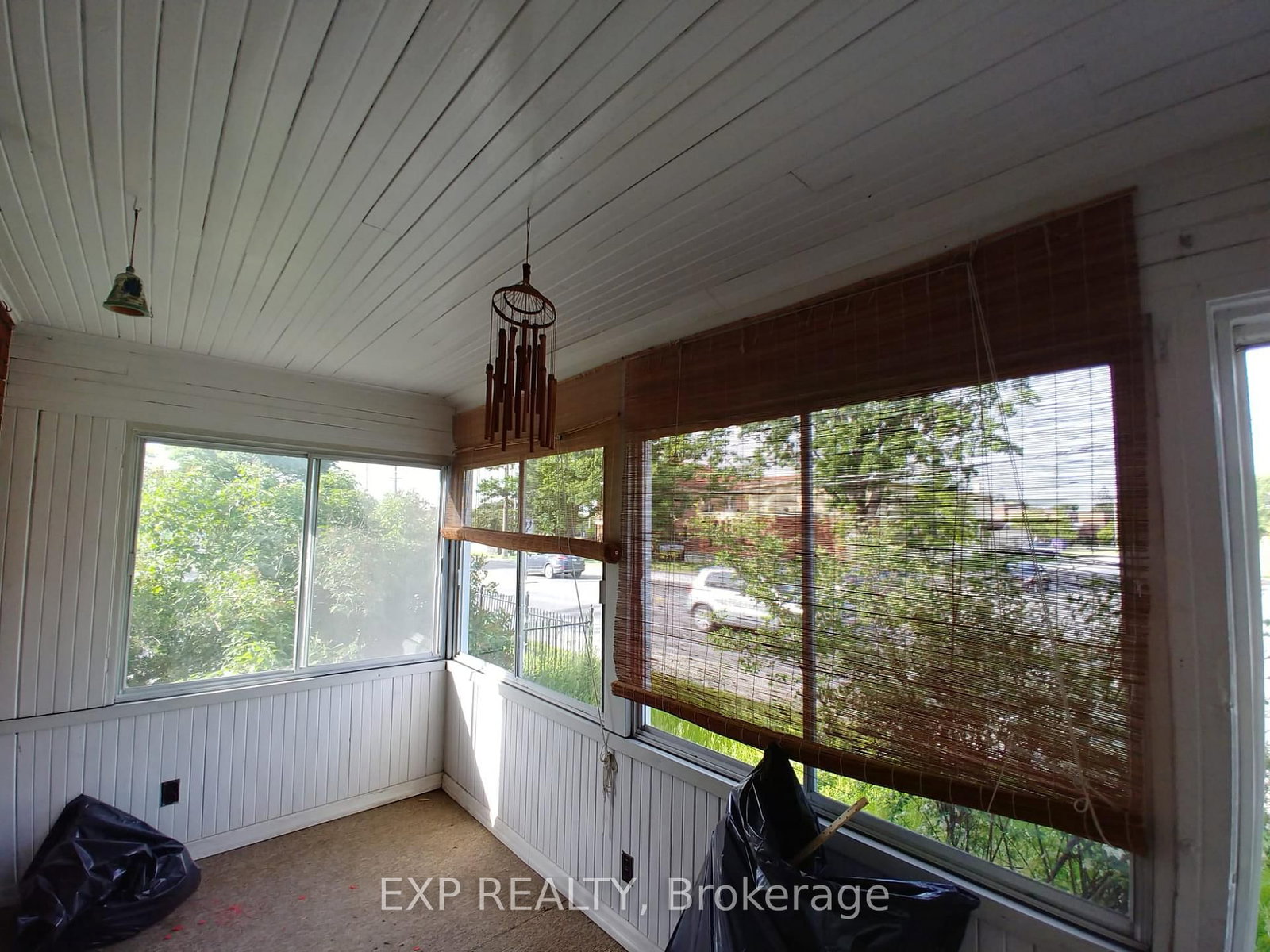 162 Woodroffe Avenue - Photo 2