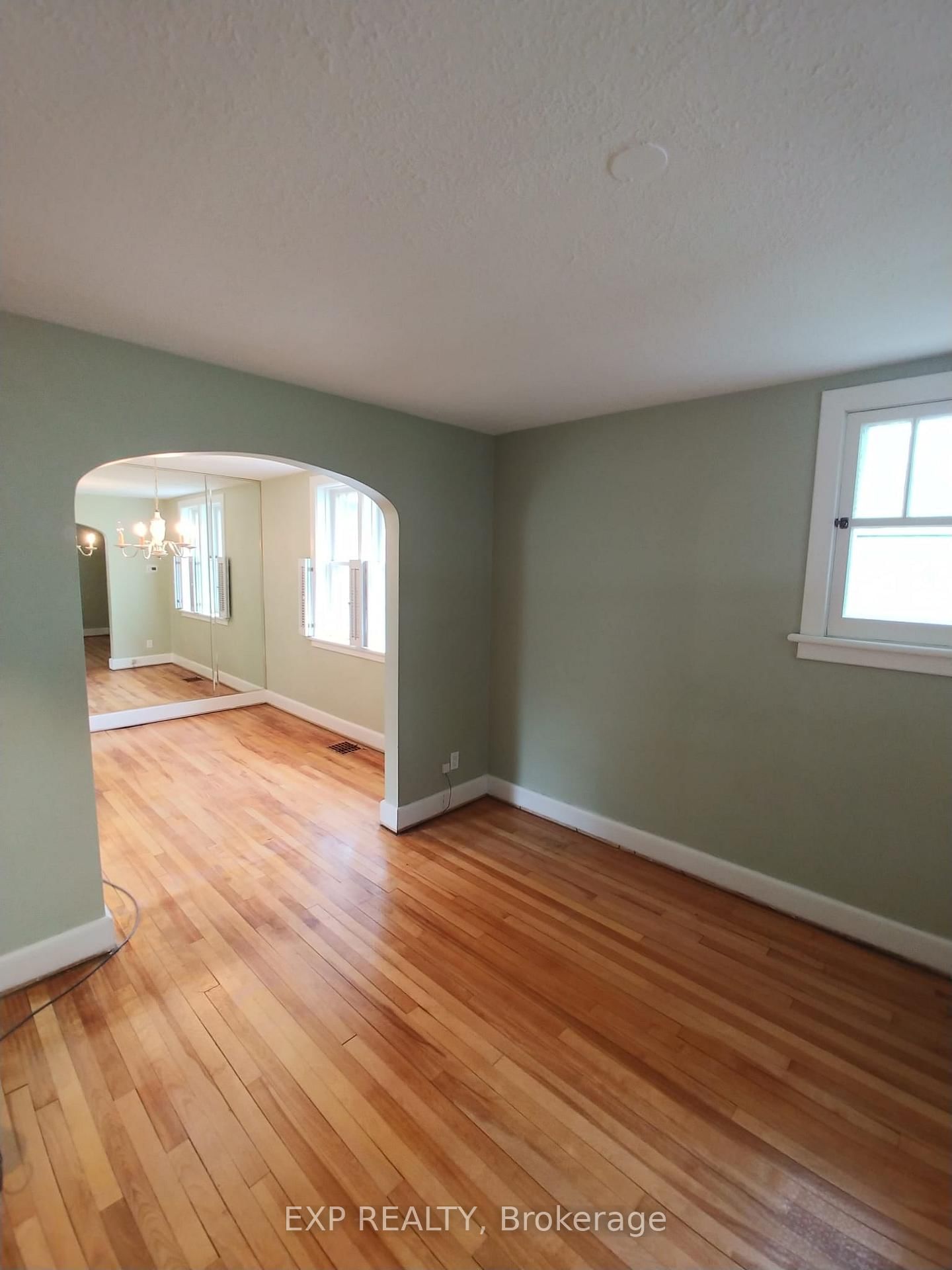 162 Woodroffe Avenue - Photo 3