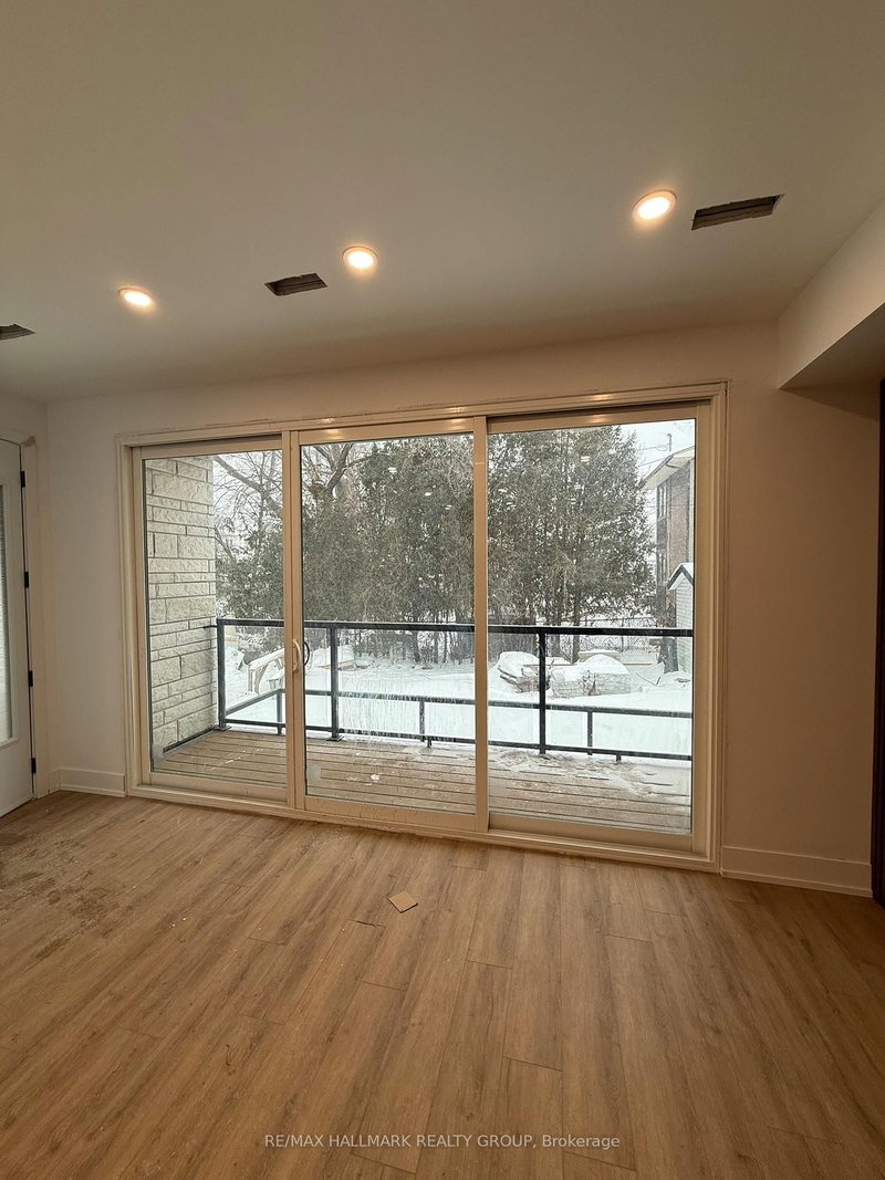 B - 886 Byron Ave, Ottawa, K2A 0A1 | Image 2