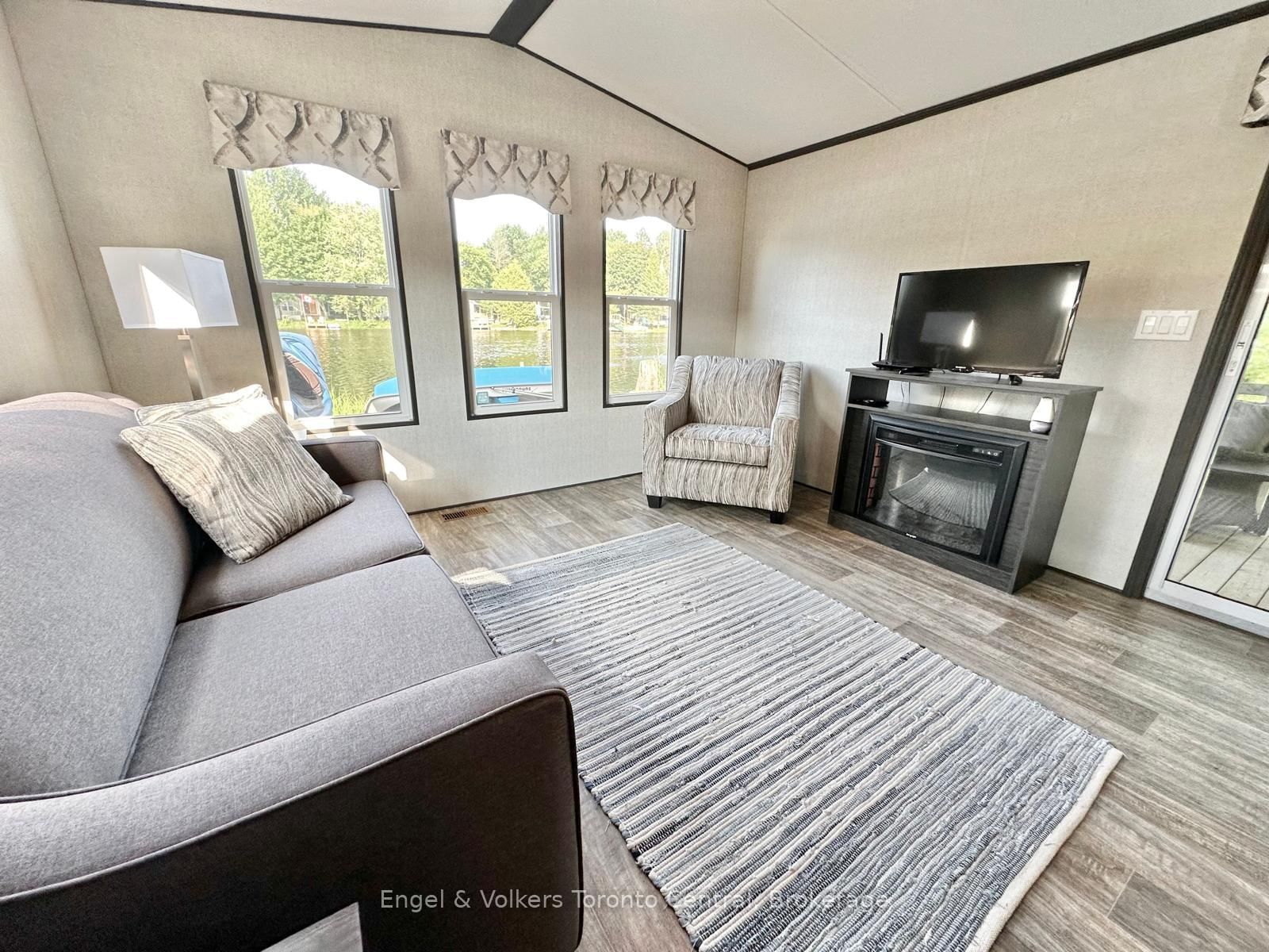 7489 SIDEROAD 5 E • #B8 • Wellington North, ON photo 12