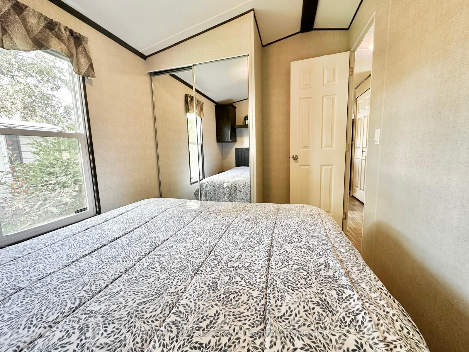 7489 SIDEROAD 5 E • #B8 • Wellington North, ON photo 20