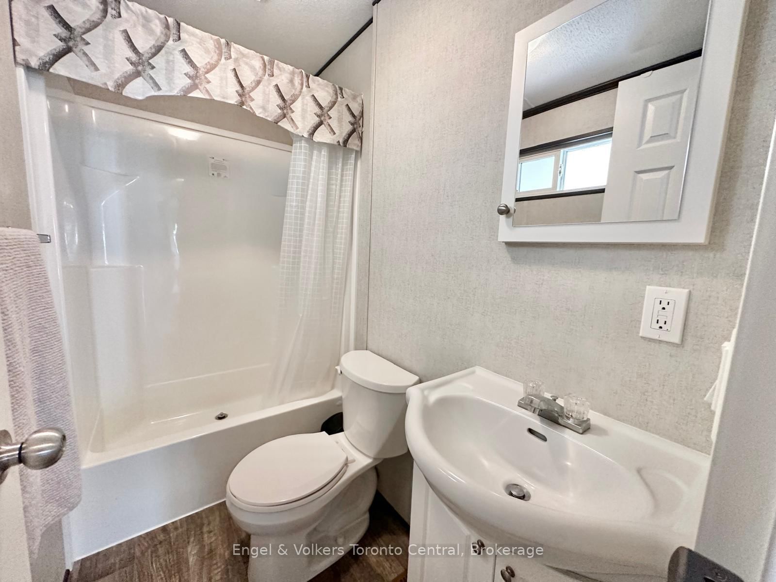 7489 SIDEROAD 5 E • #B8 • Wellington North, ON photo 24
