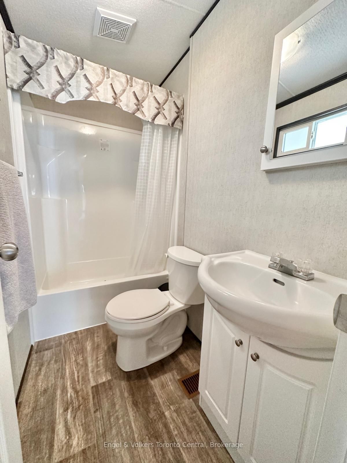 7489 SIDEROAD 5 E • #B8 • Wellington North, ON photo 25
