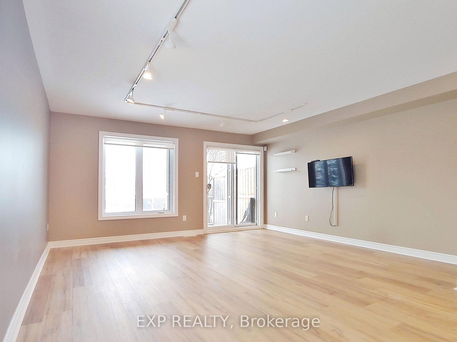 605 Chapman Mills Drive • #B • Ottawa, ON photo 12