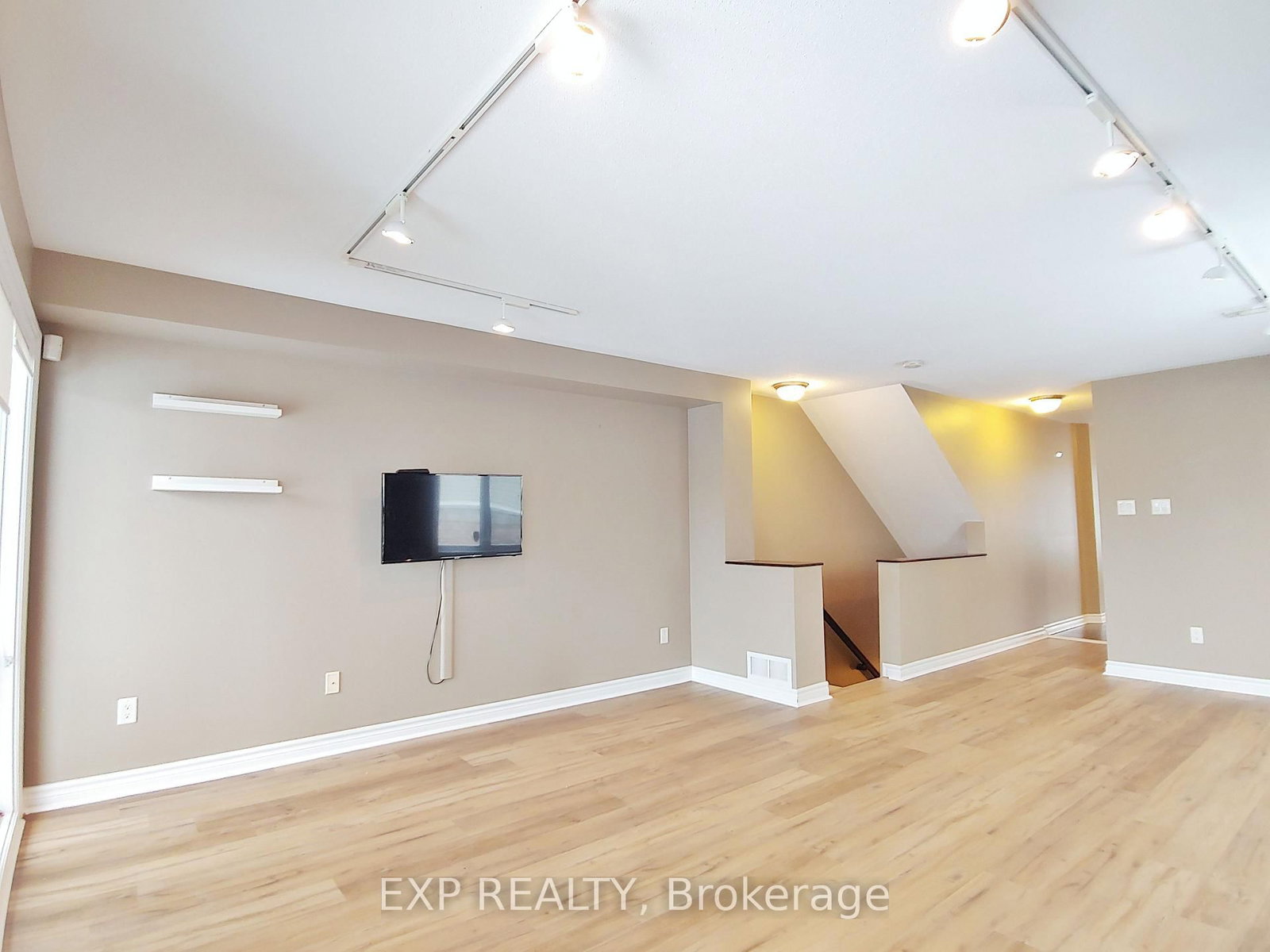 605 Chapman Mills Drive • #B • Ottawa, ON photo 13