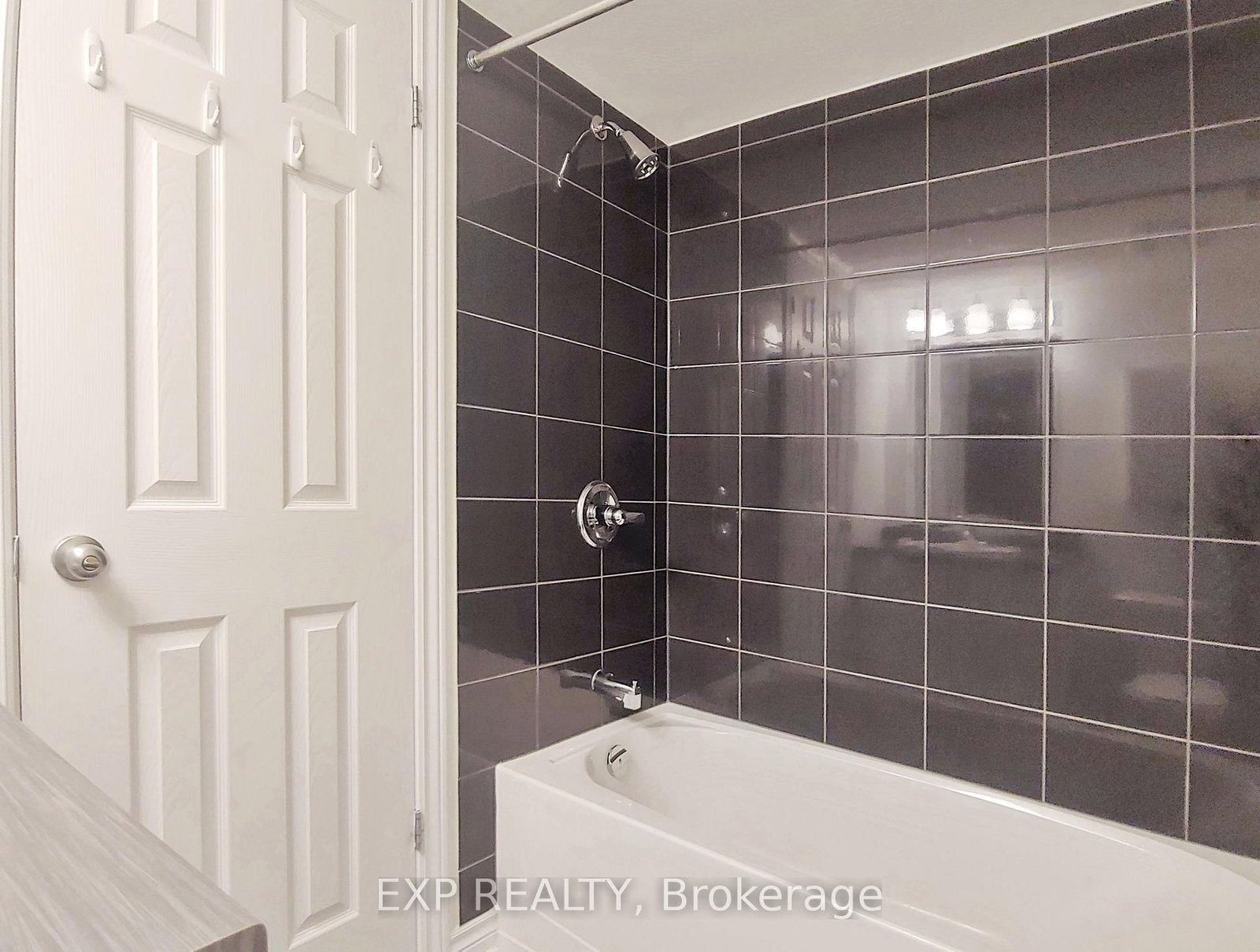 605 Chapman Mills Drive • #B • Ottawa, ON photo 18