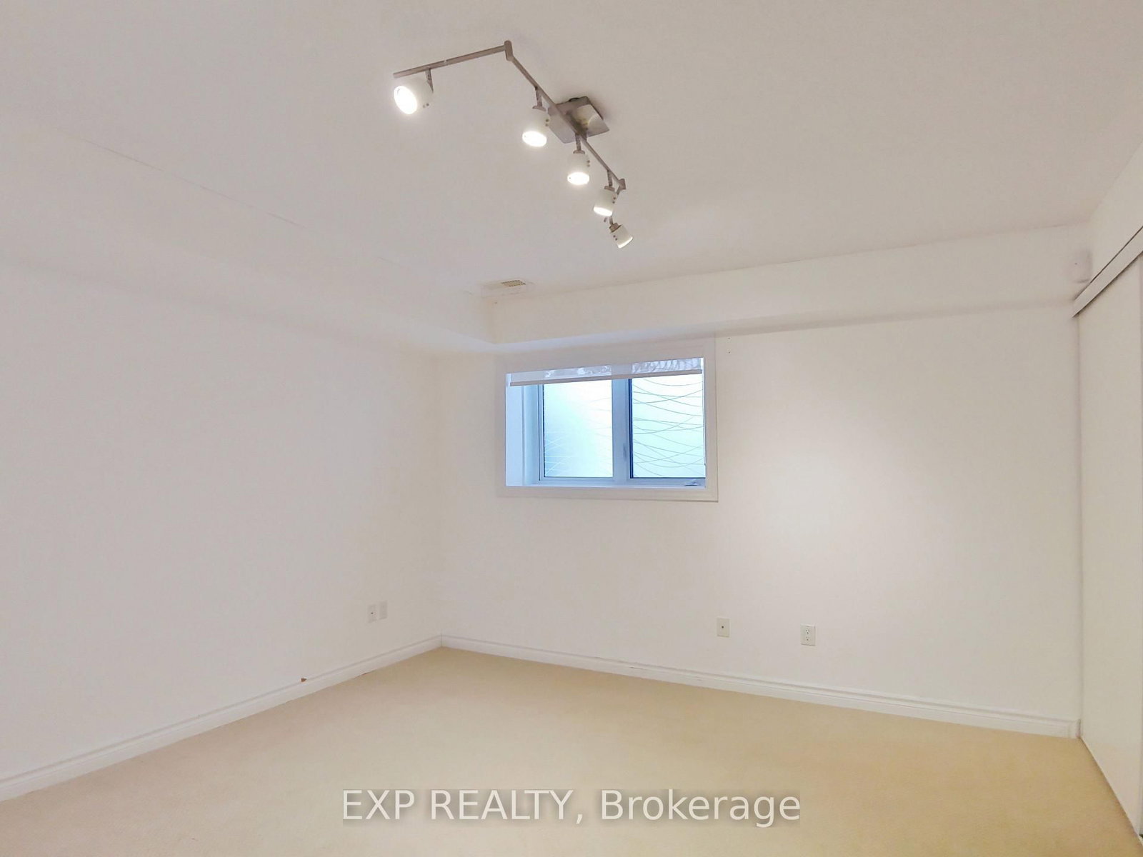 605 Chapman Mills Drive • #B • Ottawa, ON photo 19
