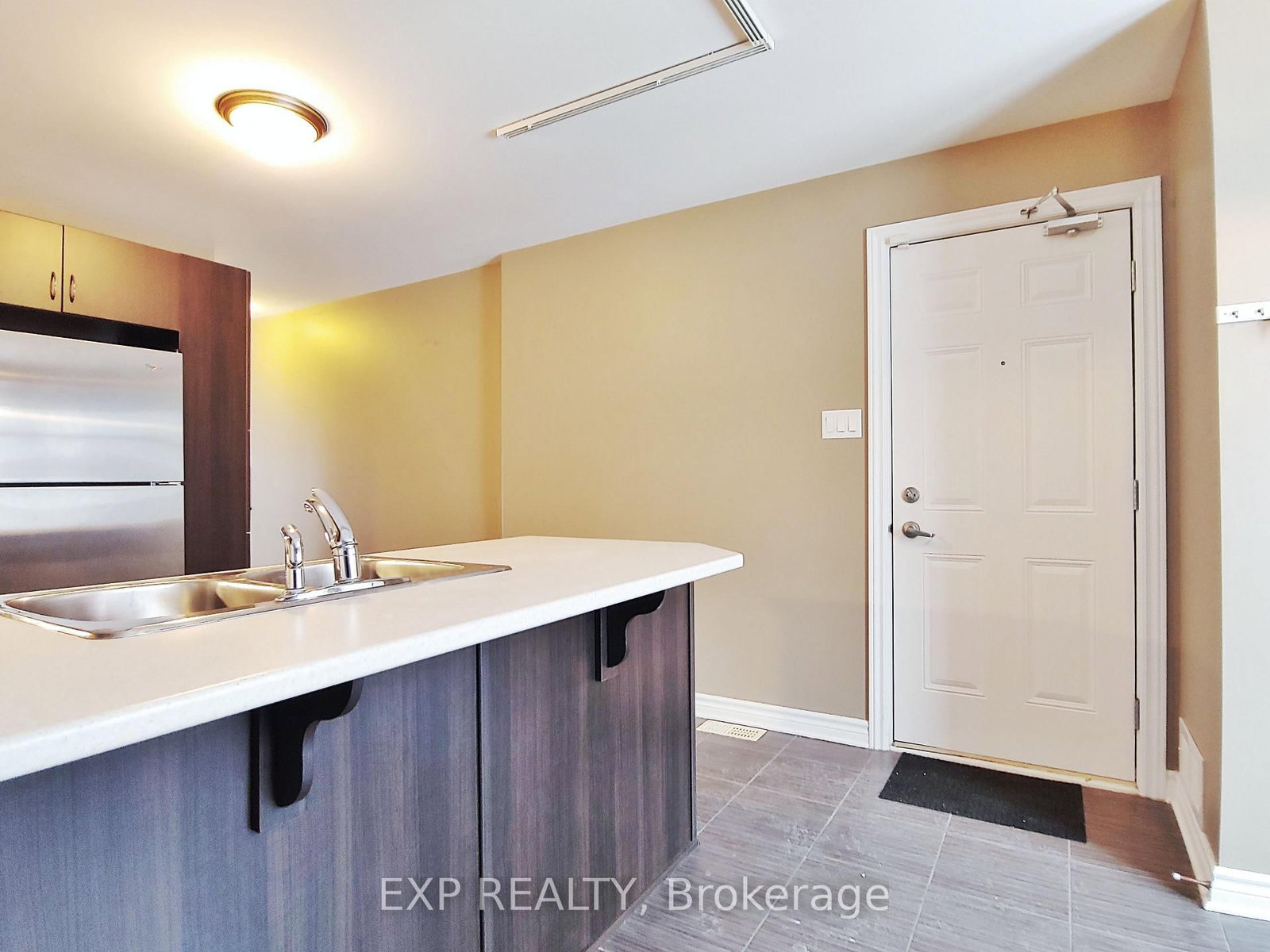 605 Chapman Mills Drive • #B • Ottawa, ON photo 3