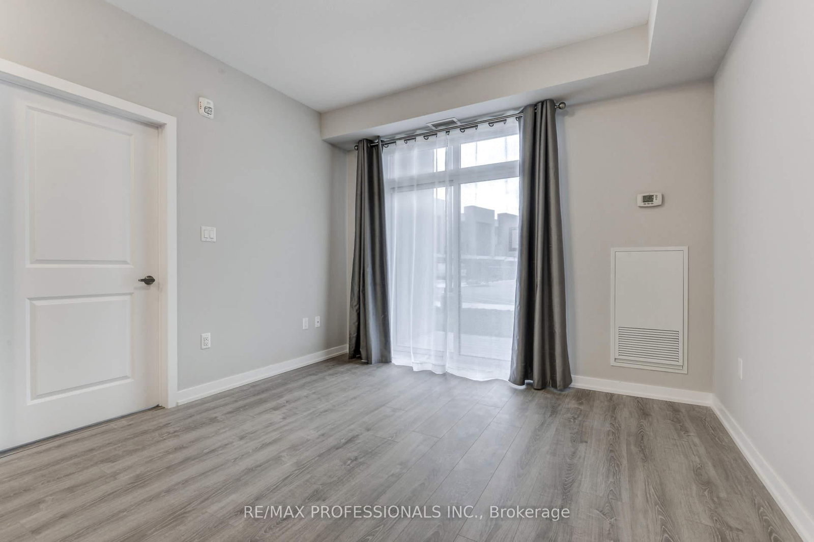 Condo for lease at 124-101 Shoreview Place, Hamilton, Ontario, L8E 0K2 - Lakeshore - MLS: X12885582