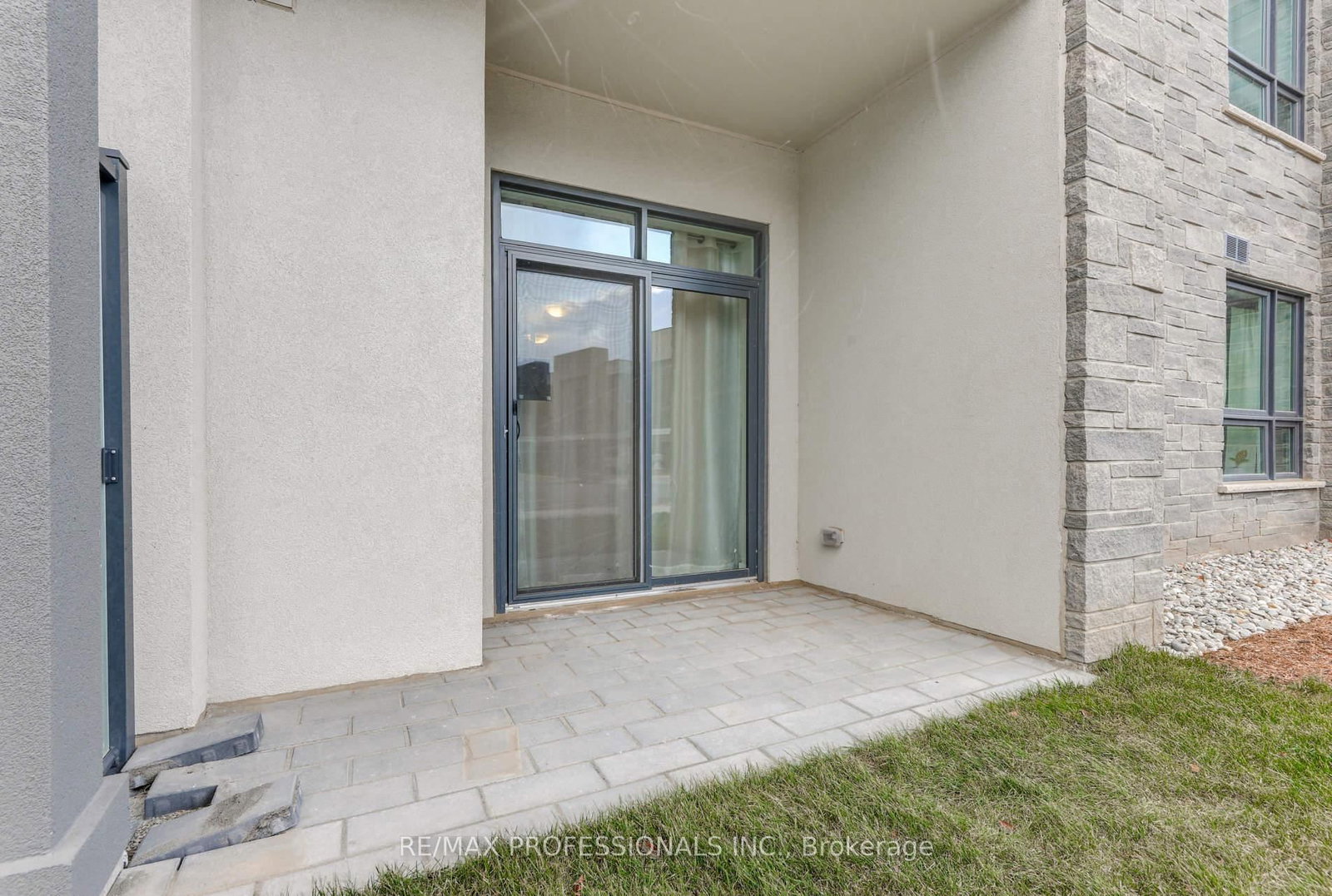 Condo for lease at 124-101 Shoreview Place, Hamilton, Ontario, L8E 0K2 - Lakeshore - MLS: X12885582