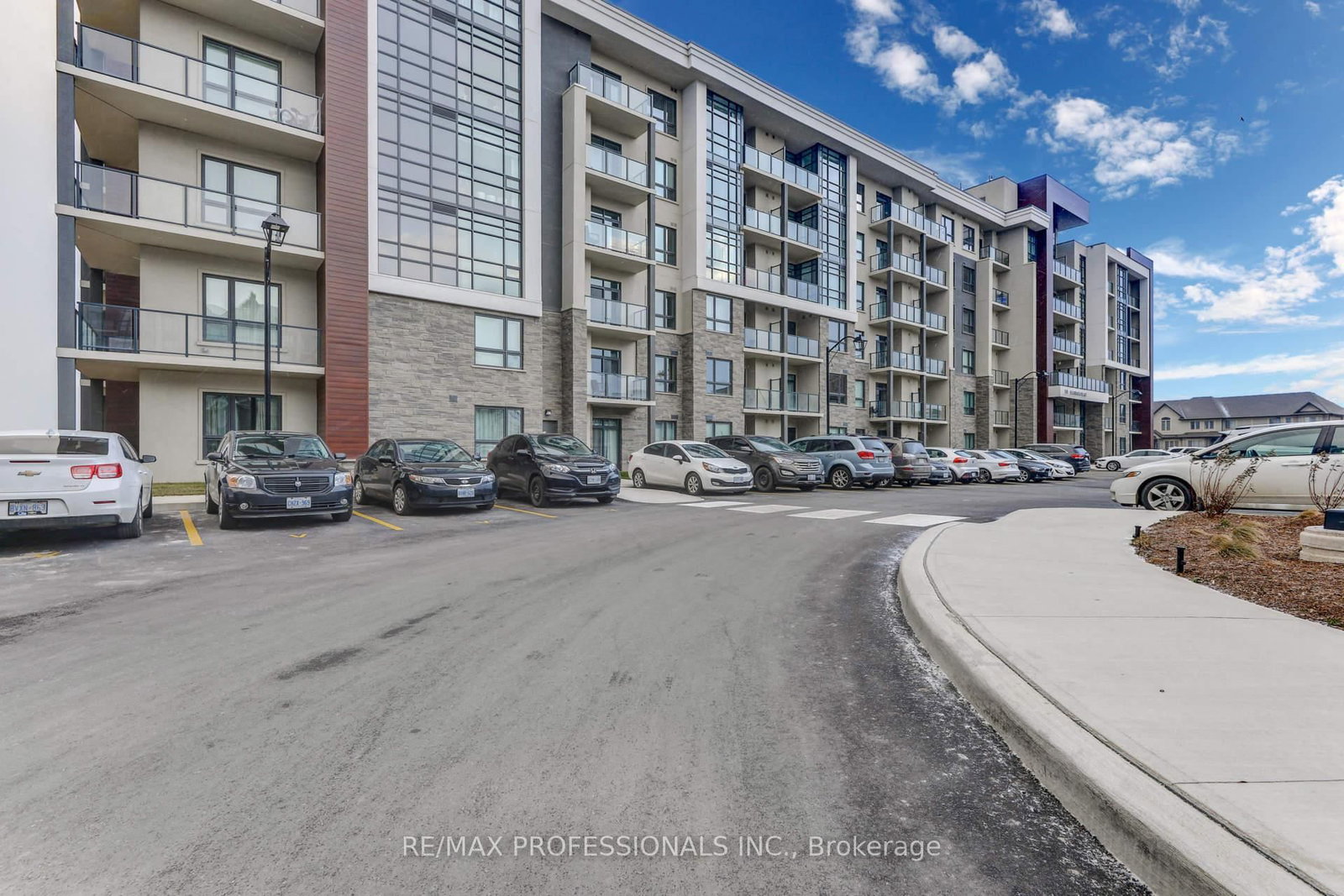Condo for lease at 124-101 Shoreview Place, Hamilton, Ontario, L8E 0K2 - Lakeshore - MLS: X12885582