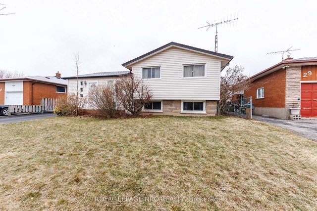 33 Strathmore Crescent