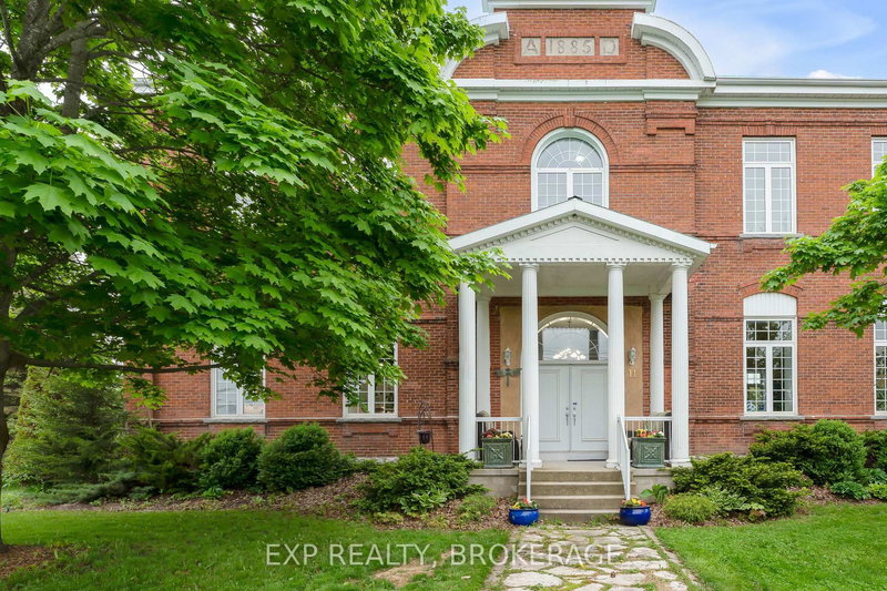 11 CROSS St, Bissett Creek, K0H 2H0 | Image 2