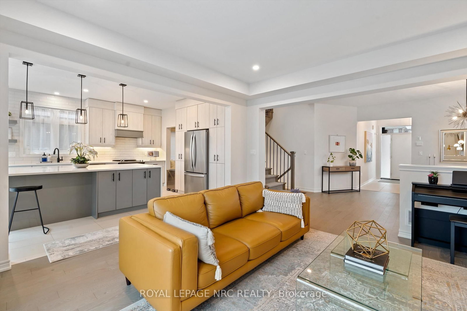 Detached House for sale at 20 Myrtle Street, Pelham, Ontario, L0S 1E6 - Fonthill - MLS: X12885662