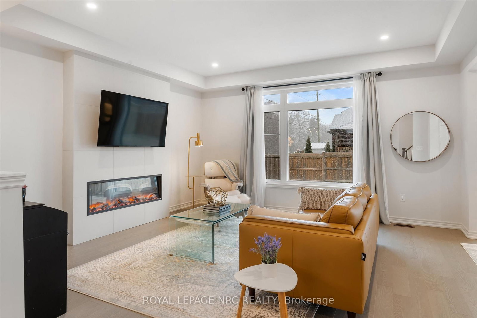 Detached House for sale at 20 Myrtle Street, Pelham, Ontario, L0S 1E6 - Fonthill - MLS: X12885662