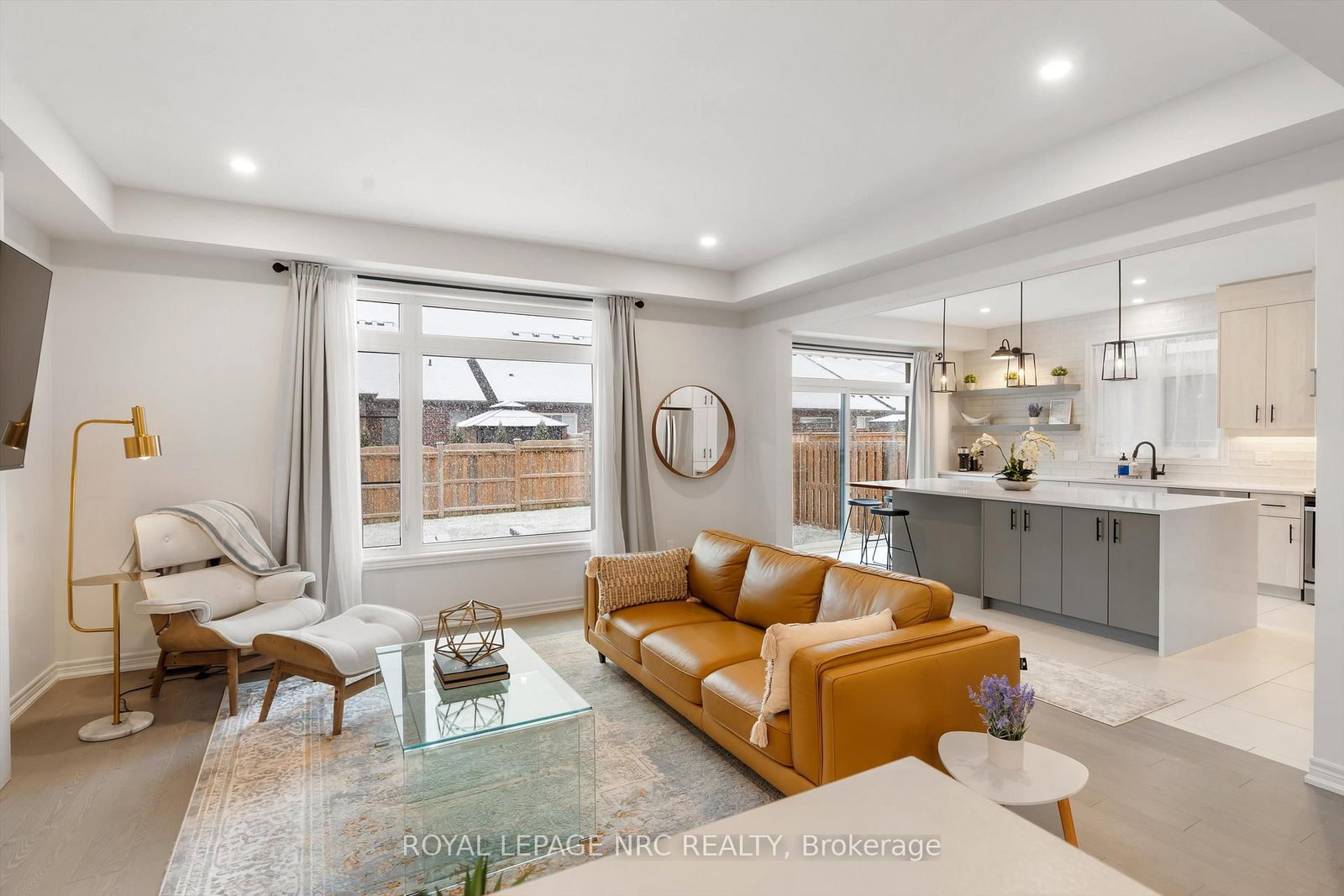 Detached House for sale at 20 Myrtle Street, Pelham, Ontario, L0S 1E6 - Fonthill - MLS: X12885662