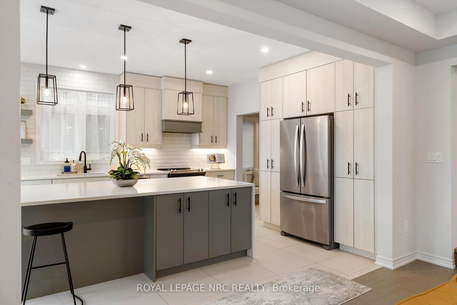 Detached House for sale at 20 Myrtle Street, Pelham, Ontario, L0S 1E6 - Fonthill - MLS: X12885662