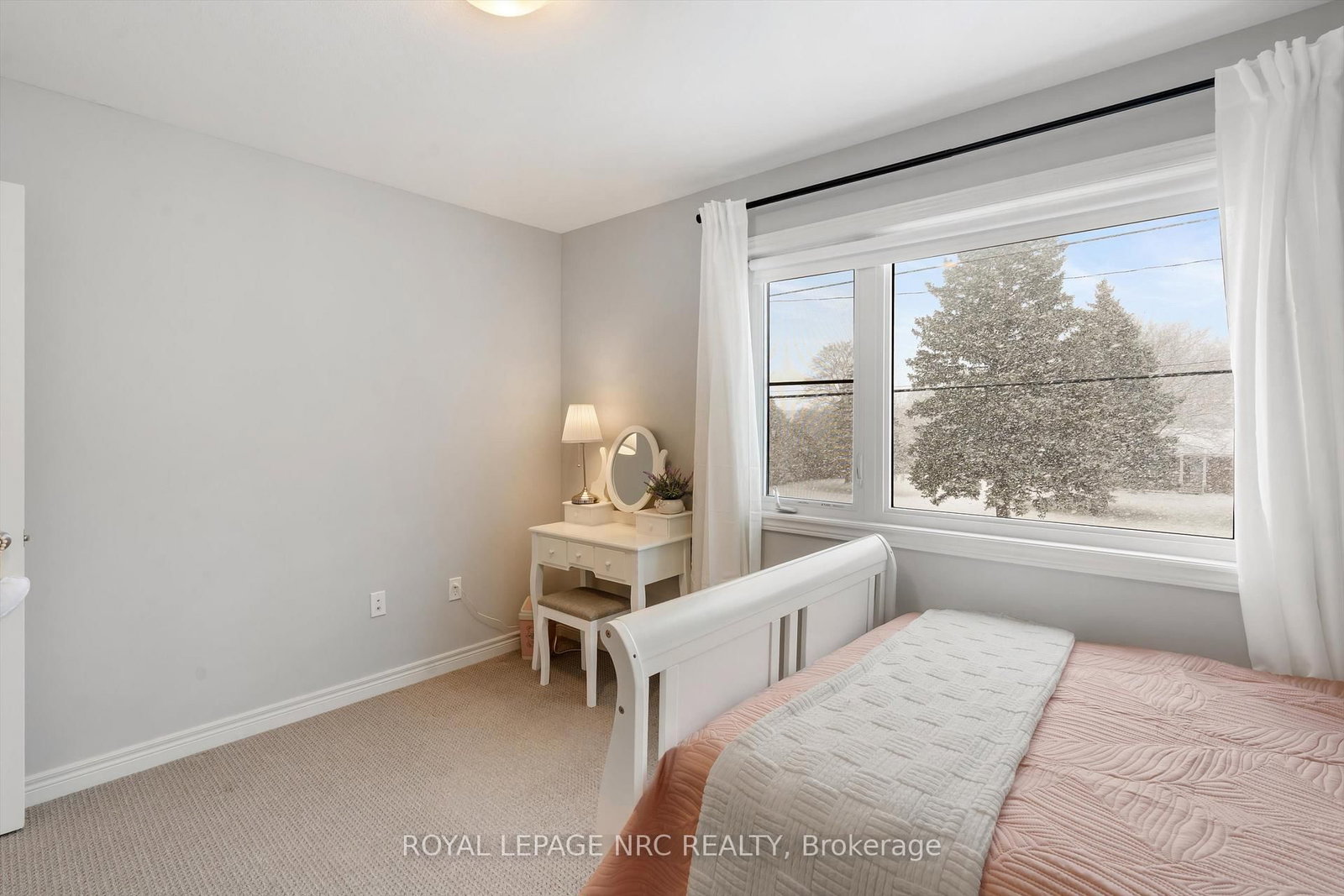 Detached House for sale at 20 Myrtle Street, Pelham, Ontario, L0S 1E6 - Fonthill - MLS: X12885662