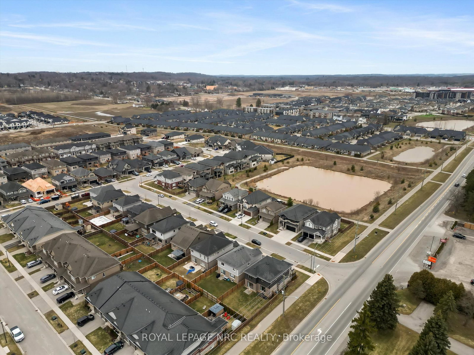 Detached House for sale at 20 Myrtle Street, Pelham, Ontario, L0S 1E6 - Fonthill - MLS: X12885662