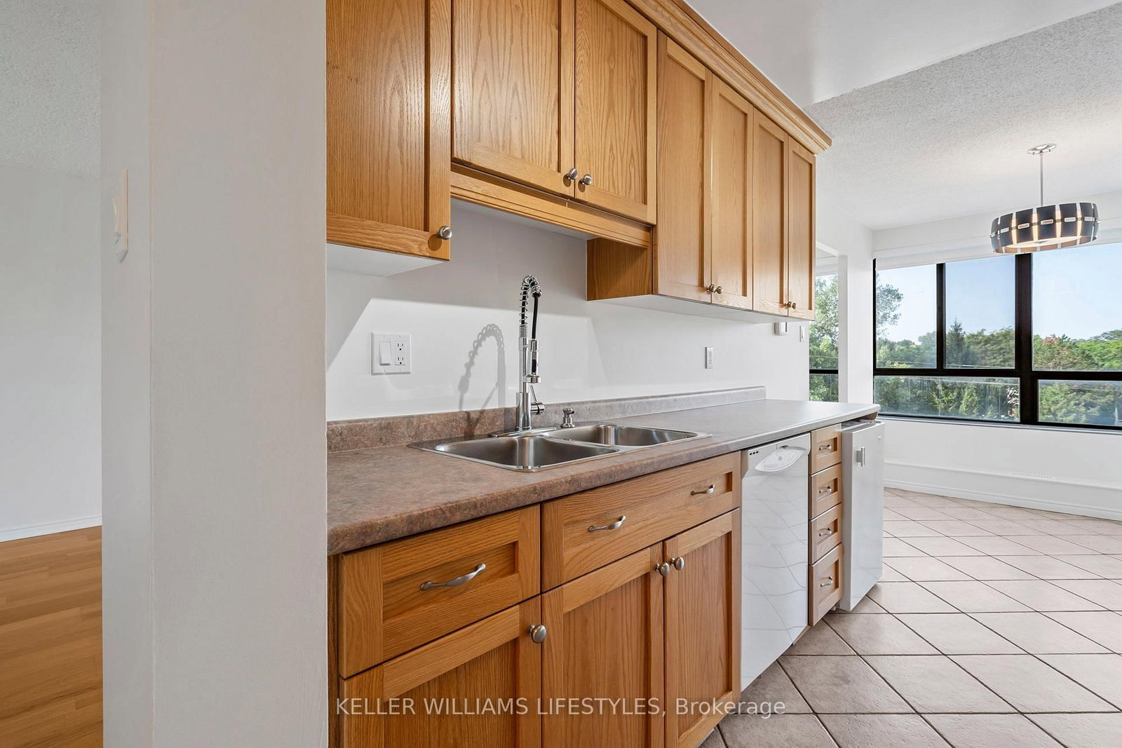 1600 Adelaide Street N, Unit 512 - Photo 21