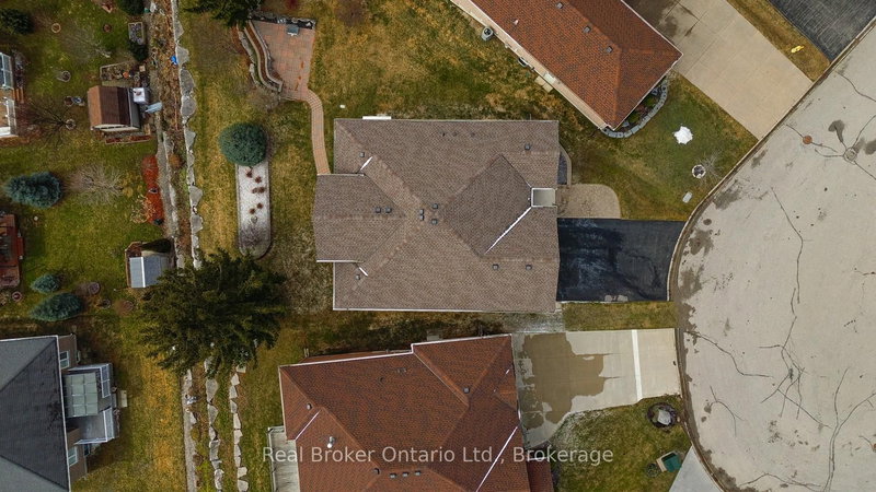 10 Green Gable Pl, Woodstock, N4T 1W6 | Image 3