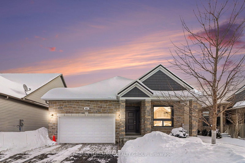 home for sale on 825 Platinum Street