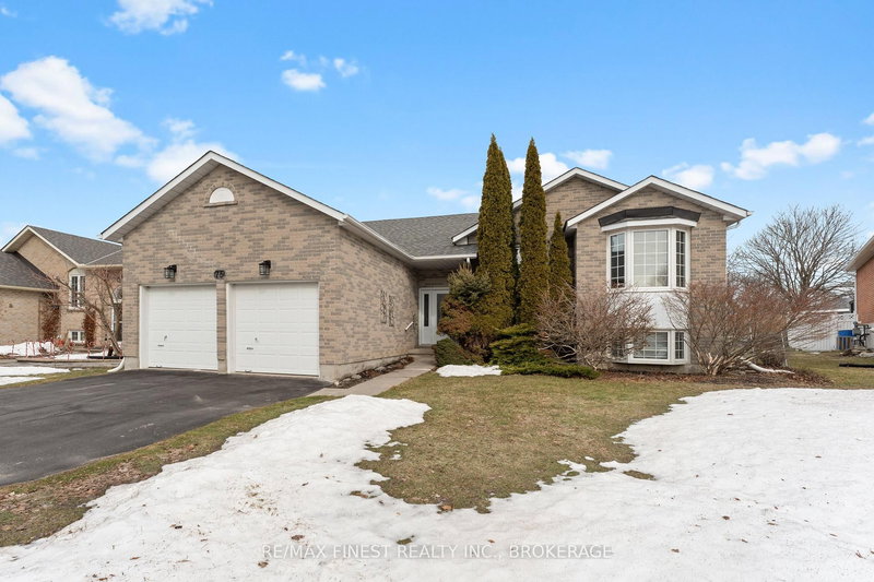 75 Barker Dr, Kingston, K7K 6X6 | Image 2