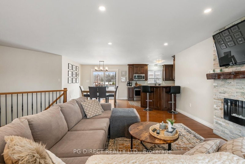 17 Albert St, Edwardsburgh/Cardinal, K0E 1T1 | Image 2