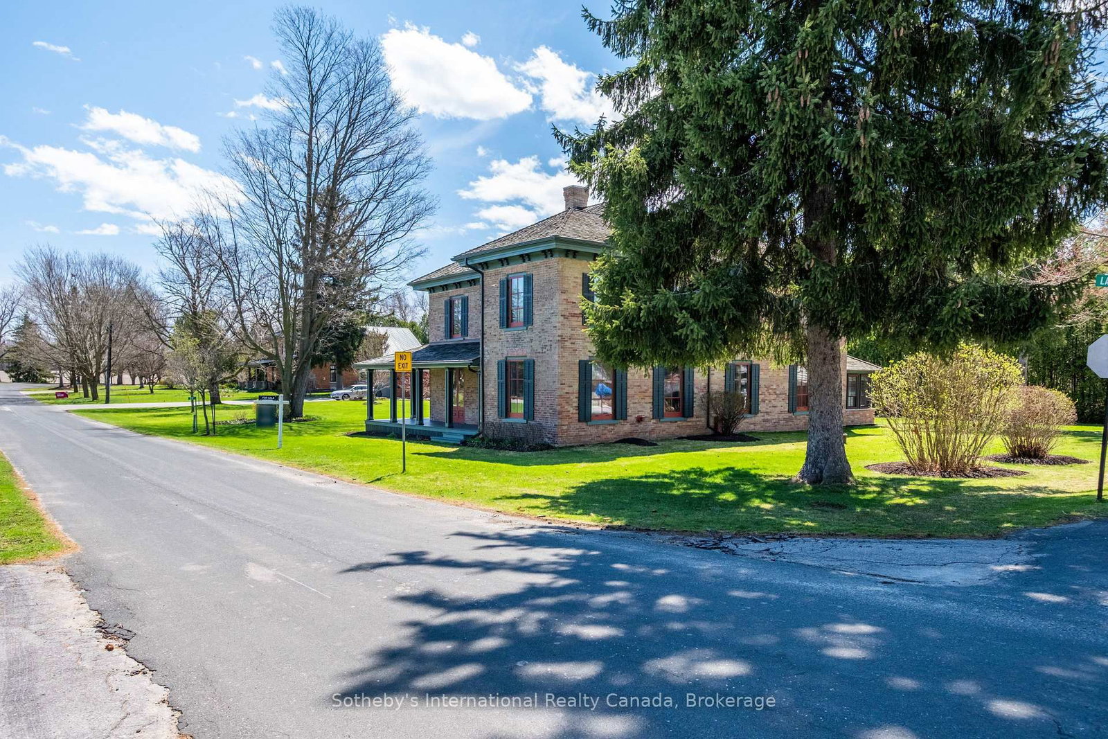 22 Lamport Street • Norfolk, ON photo 4