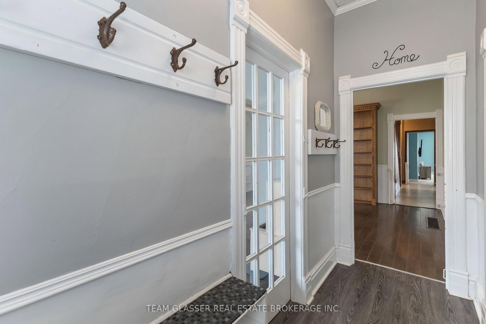 Detached House for sale at 57 LOCUST Street, St. Thomas, Ontario, N5R 2C2 - St. Thomas - MLS: X12886594