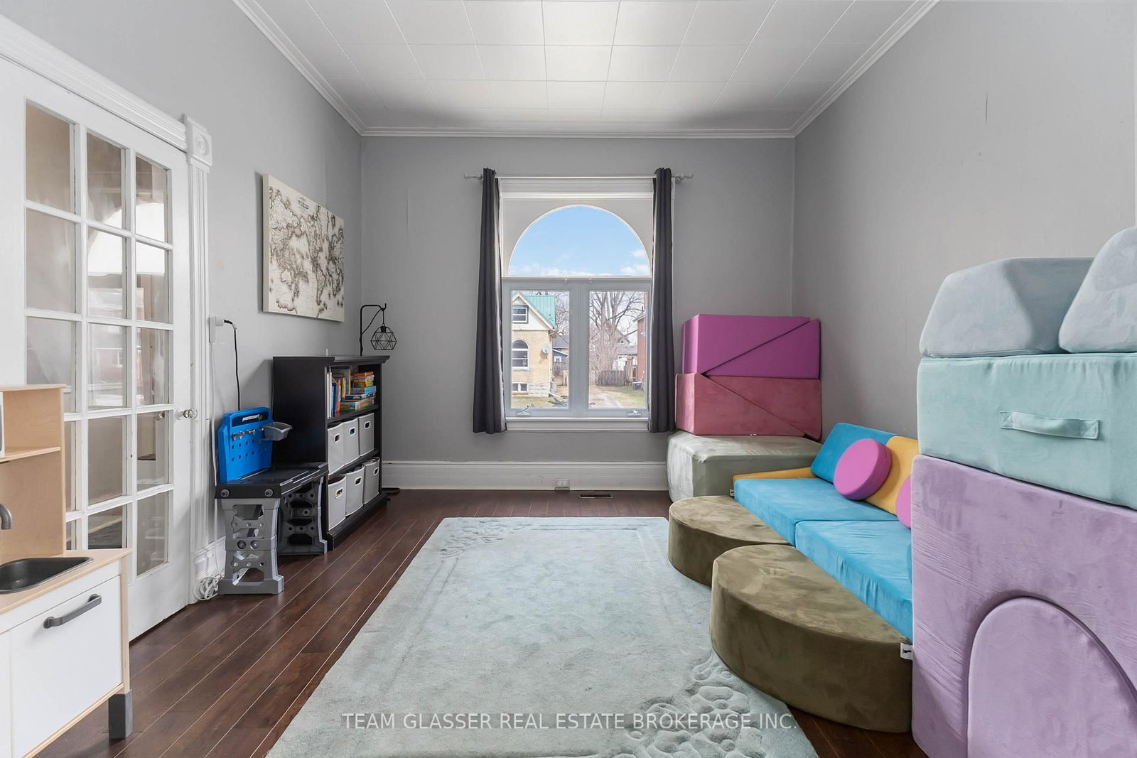 Detached House for sale at 57 LOCUST Street, St. Thomas, Ontario, N5R 2C2 - St. Thomas - MLS: X12886594