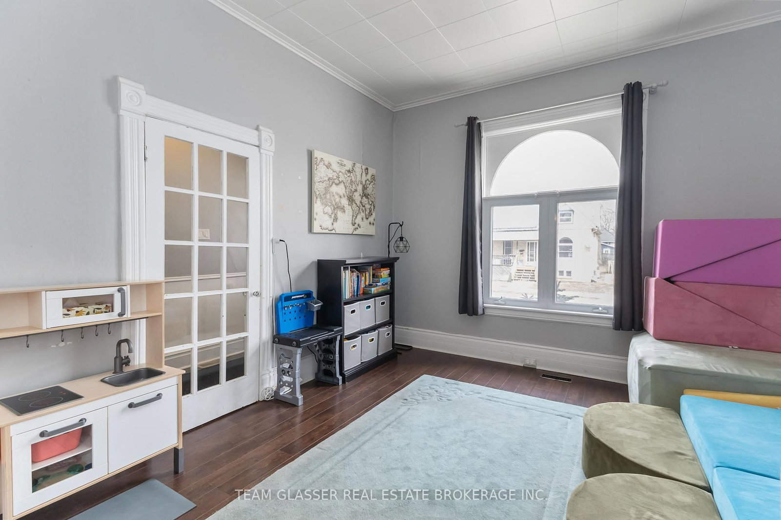 Detached House for sale at 57 LOCUST Street, St. Thomas, Ontario, N5R 2C2 - St. Thomas - MLS: X12886594