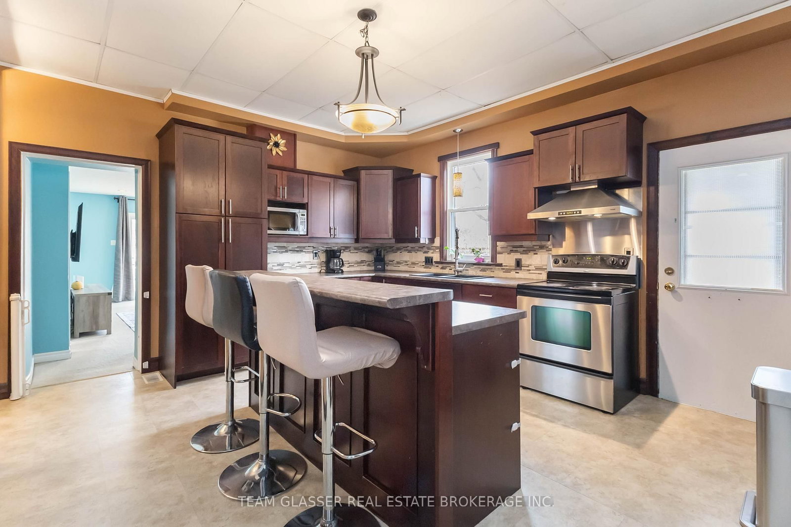 Detached House for sale at 57 LOCUST Street, St. Thomas, Ontario, N5R 2C2 - St. Thomas - MLS: X12886594