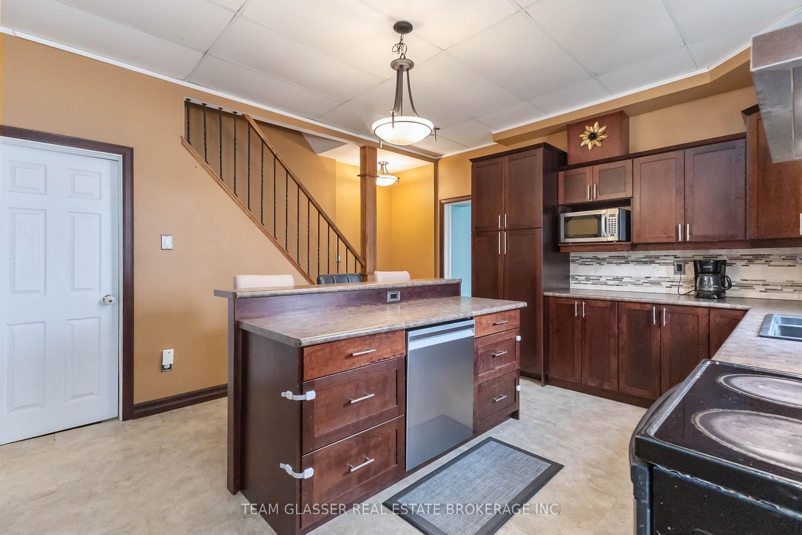 Detached House for sale at 57 LOCUST Street, St. Thomas, Ontario, N5R 2C2 - St. Thomas - MLS: X12886594