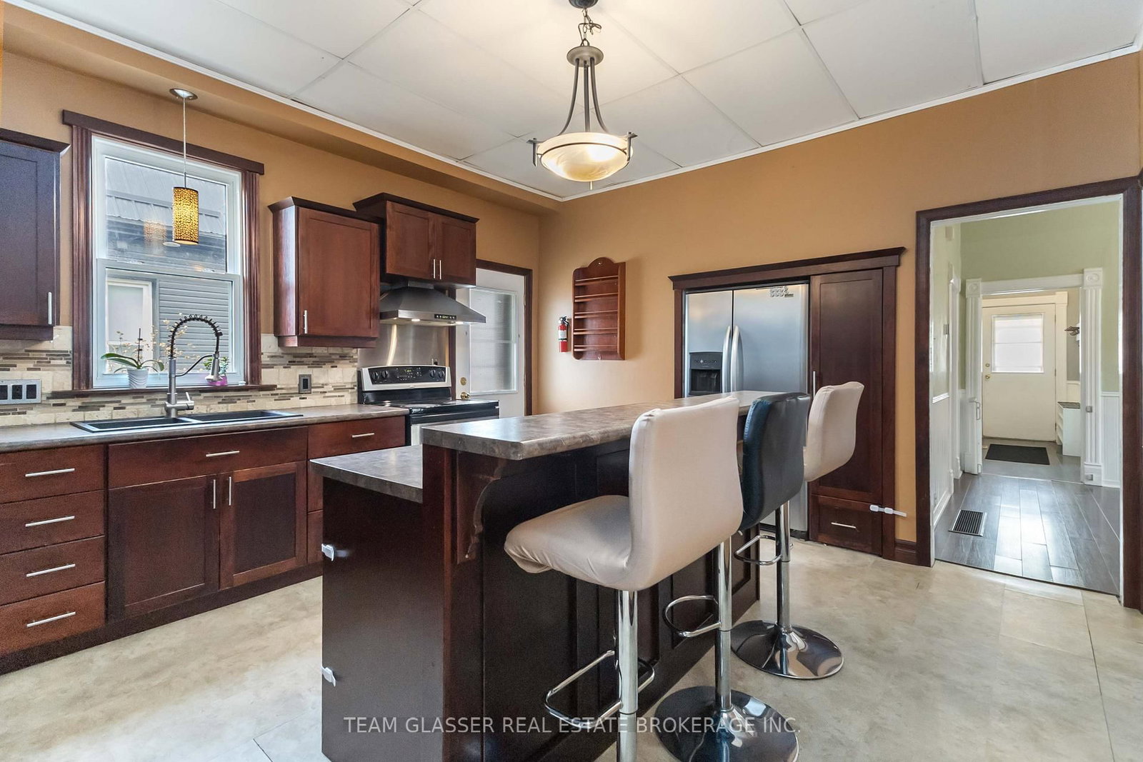 Detached House for sale at 57 LOCUST Street, St. Thomas, Ontario, N5R 2C2 - St. Thomas - MLS: X12886594