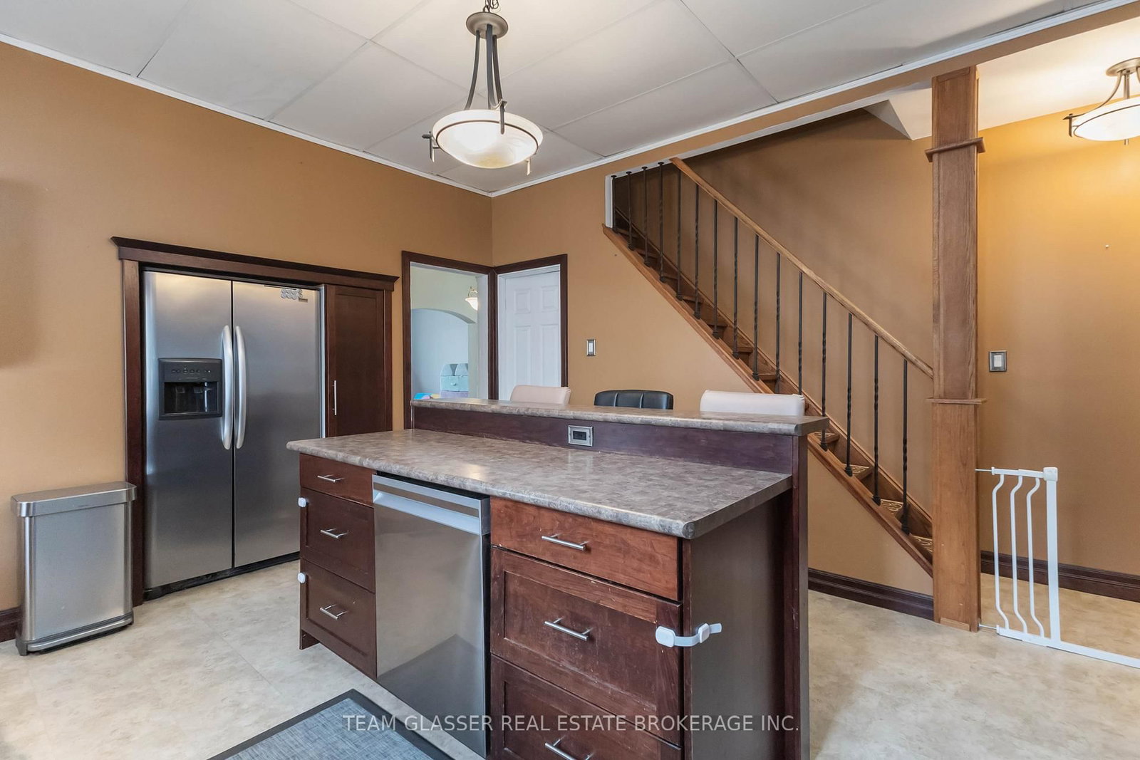 Detached House for sale at 57 LOCUST Street, St. Thomas, Ontario, N5R 2C2 - St. Thomas - MLS: X12886594