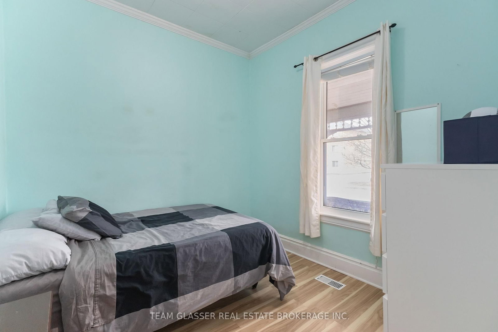 Detached House for sale at 57 LOCUST Street, St. Thomas, Ontario, N5R 2C2 - St. Thomas - MLS: X12886594