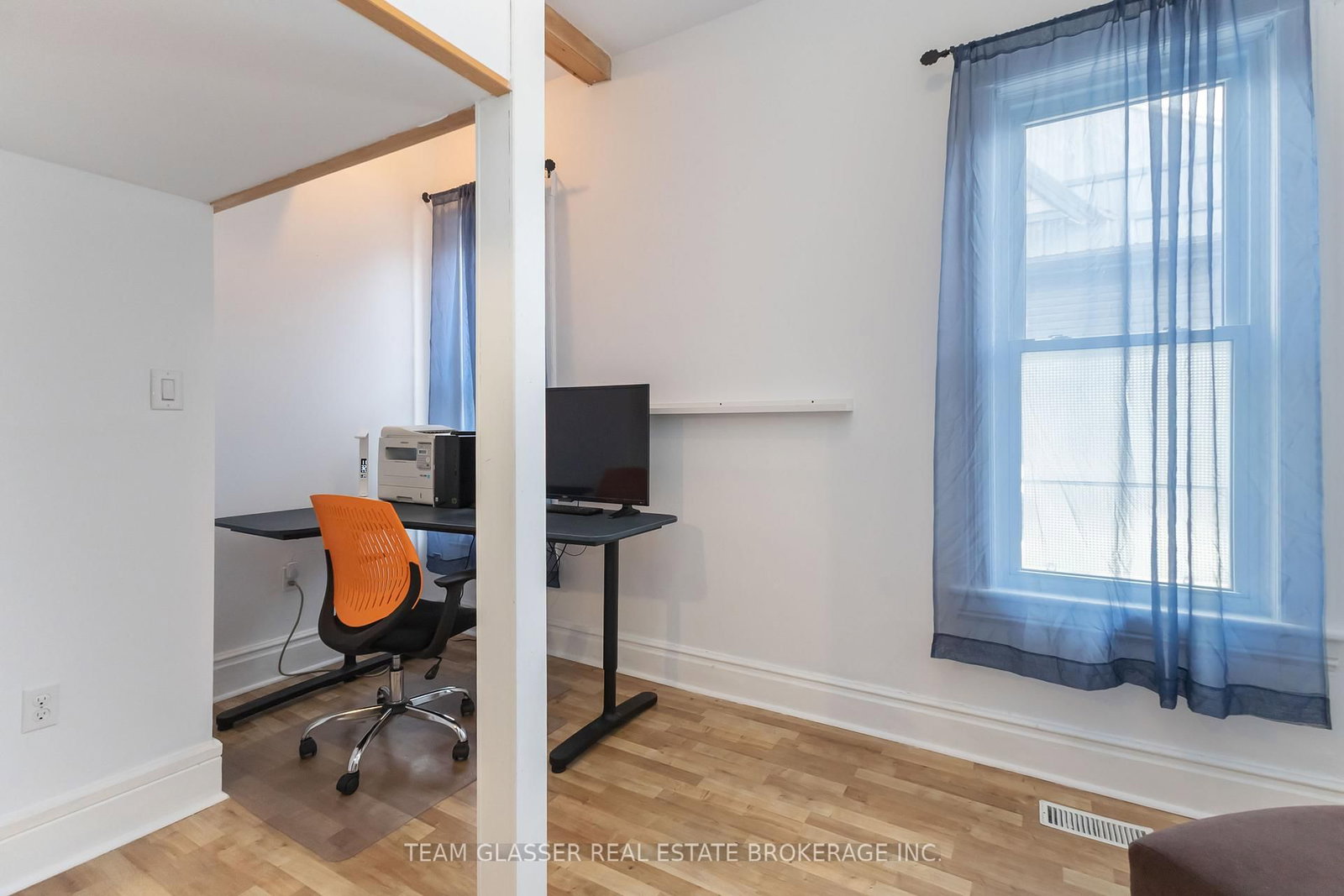 Detached House for sale at 57 LOCUST Street, St. Thomas, Ontario, N5R 2C2 - St. Thomas - MLS: X12886594