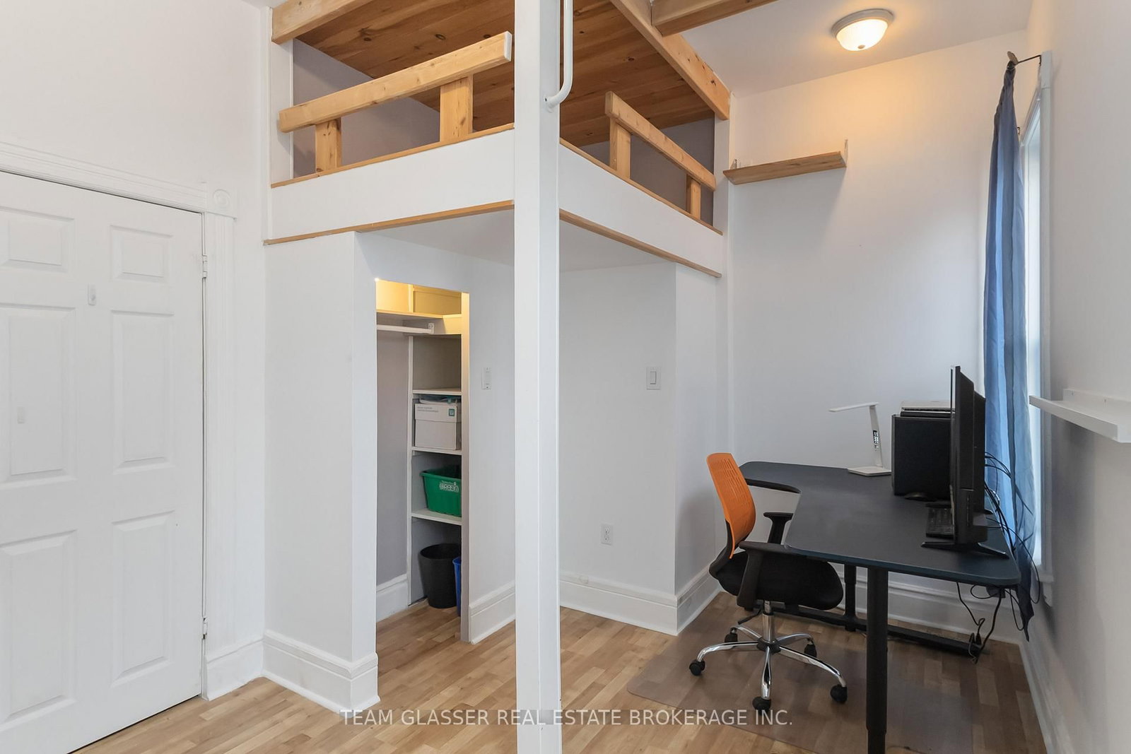 Detached House for sale at 57 LOCUST Street, St. Thomas, Ontario, N5R 2C2 - St. Thomas - MLS: X12886594