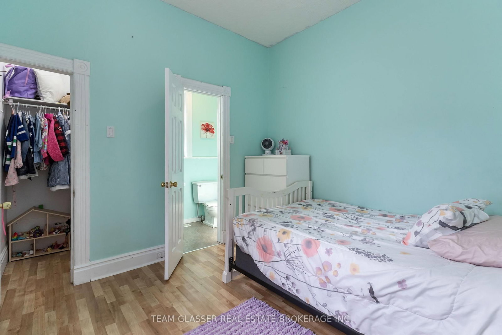 Detached House for sale at 57 LOCUST Street, St. Thomas, Ontario, N5R 2C2 - St. Thomas - MLS: X12886594