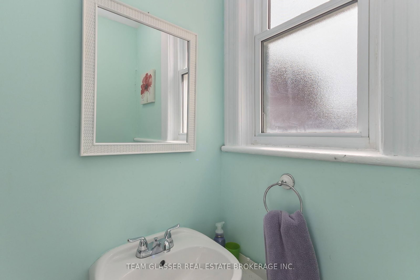 Detached House for sale at 57 LOCUST Street, St. Thomas, Ontario, N5R 2C2 - St. Thomas - MLS: X12886594