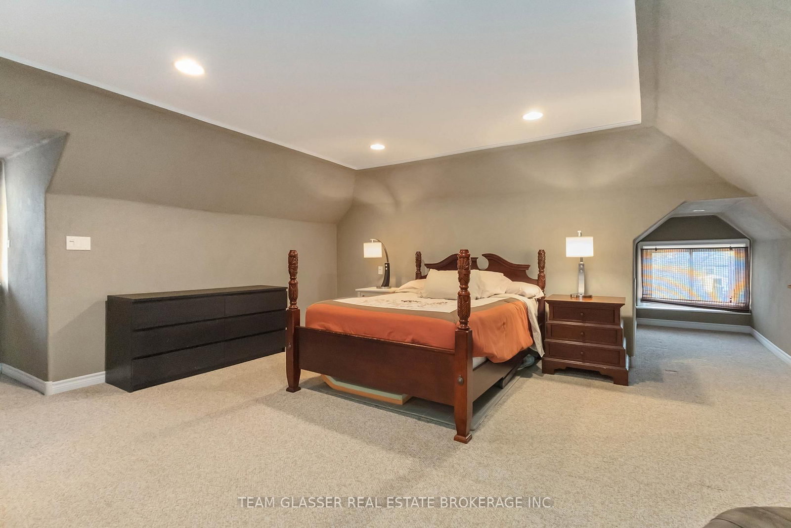 Detached House for sale at 57 LOCUST Street, St. Thomas, Ontario, N5R 2C2 - St. Thomas - MLS: X12886594