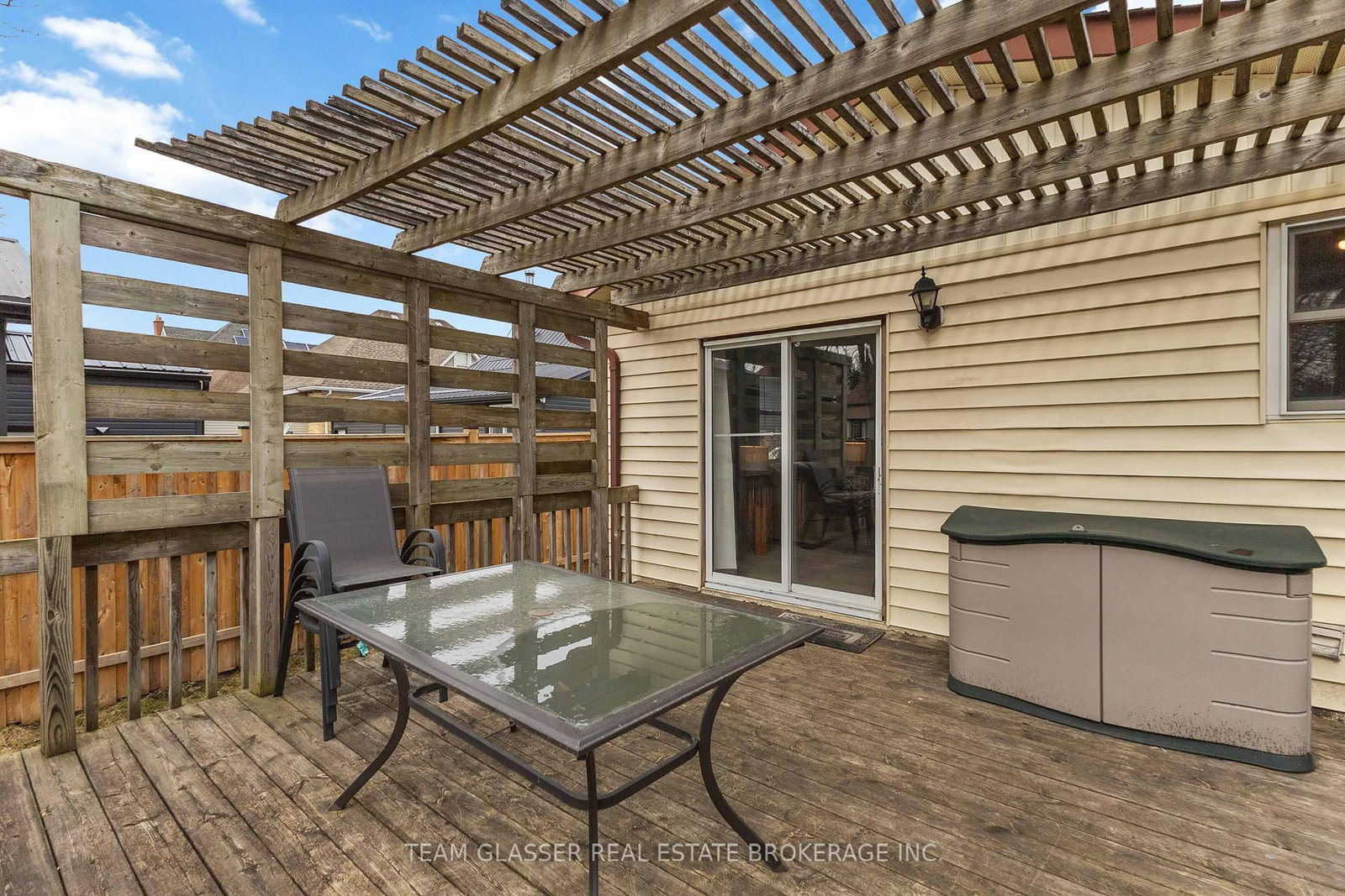 Detached House for sale at 57 LOCUST Street, St. Thomas, Ontario, N5R 2C2 - St. Thomas - MLS: X12886594