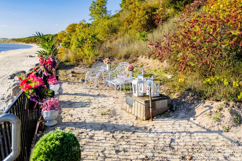 735 Lakeshore Rd E, Port Colborne, L3K 5V3 | Image 3