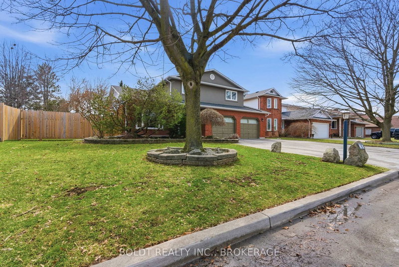 41 Farmington Dr, St. Catharines, L2S 3G1 | Image 2