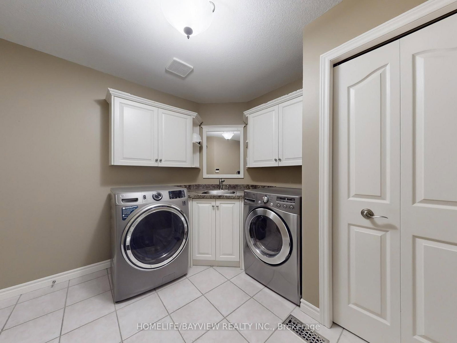 574 Sandbanks Crescent - Photo 18