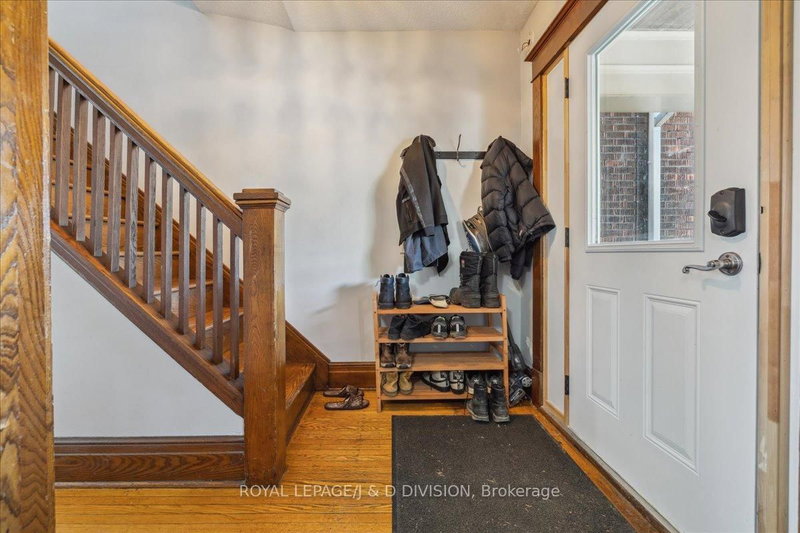 59 Paisley Ave S, Hamilton, L8S 1V2 | Image 2
